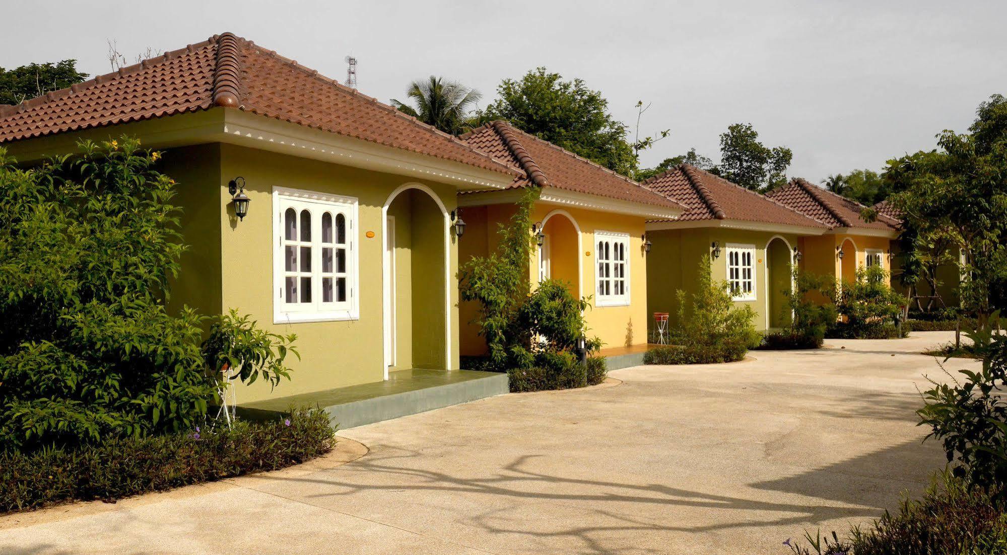 Wangpla Villa Resort Nakhon Sawan Exterior photo