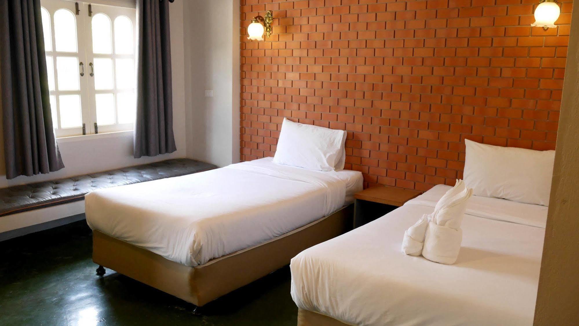 Wangpla Villa Resort Nakhon Sawan Exterior photo