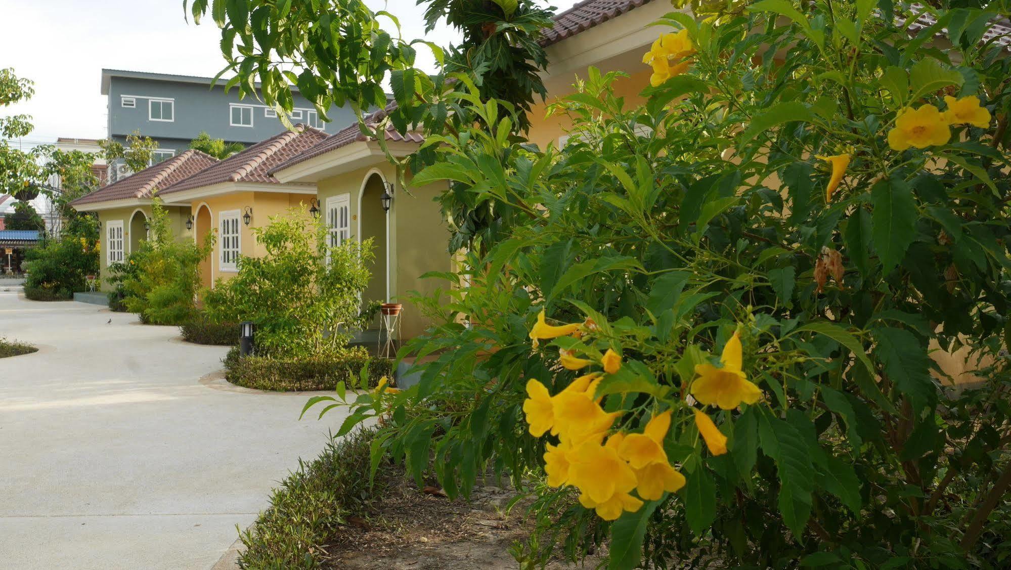 Wangpla Villa Resort Nakhon Sawan Exterior photo