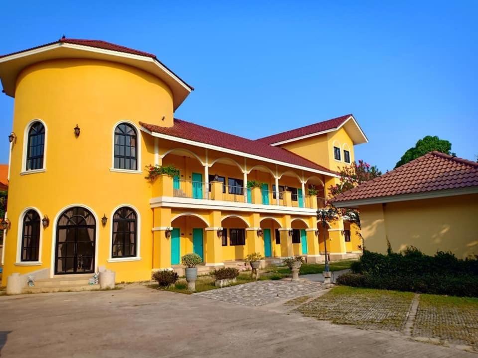 Wangpla Villa Resort Nakhon Sawan Exterior photo